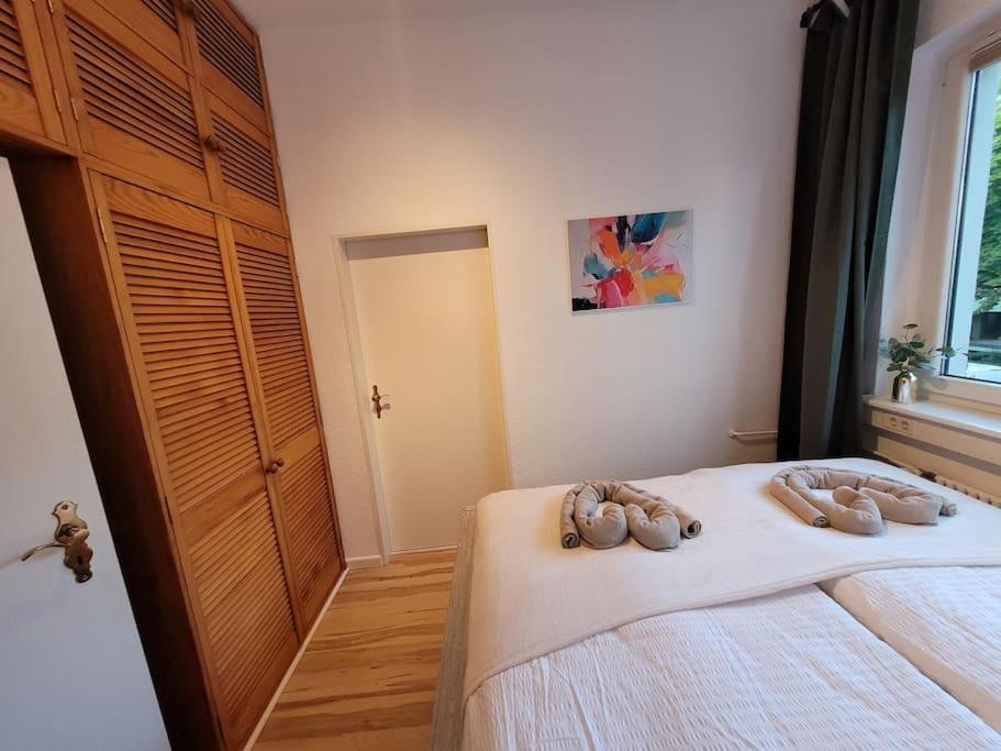 Duplex Apartment Ullstein- 4 Bedrooms, 2 Bathrooms, Living Room, 2 Parking Spaces, Boxspringbeds, Family & Business Apartment! Berlin Exterior foto